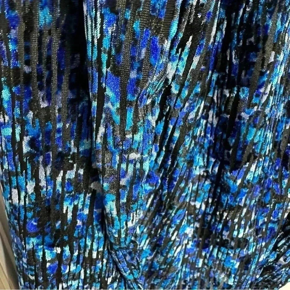 Tanjay Cardigan  Velvet Blue / Black / White Size Large - Picture 4 of 16